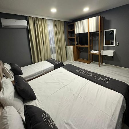 In House Suite Istanbul Exterior photo