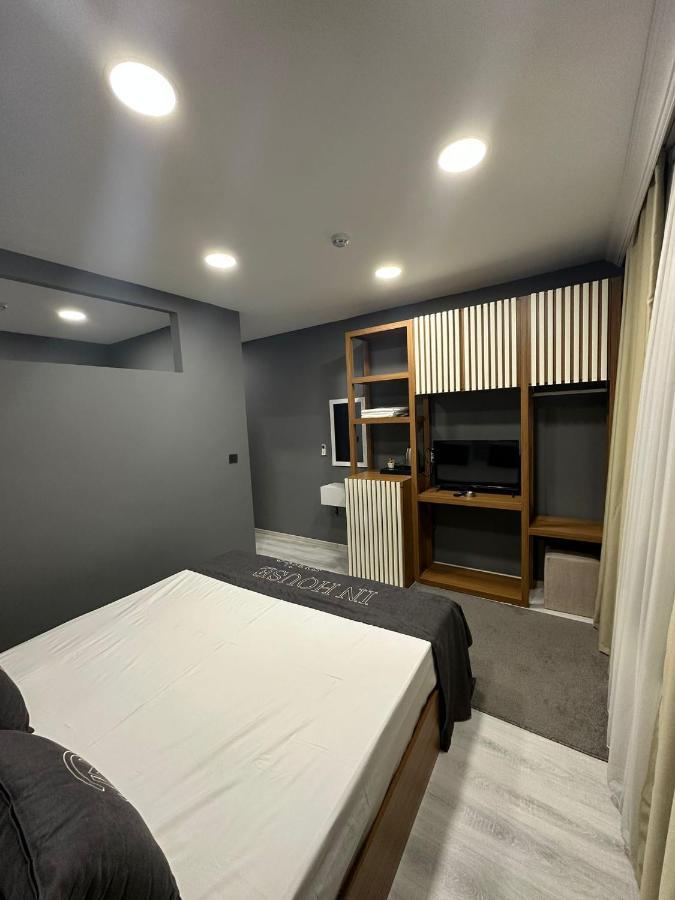 In House Suite Istanbul Exterior photo